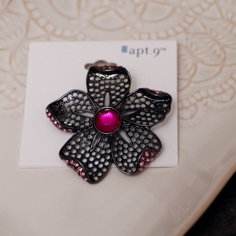 Flower Brooch Pin Fuscia